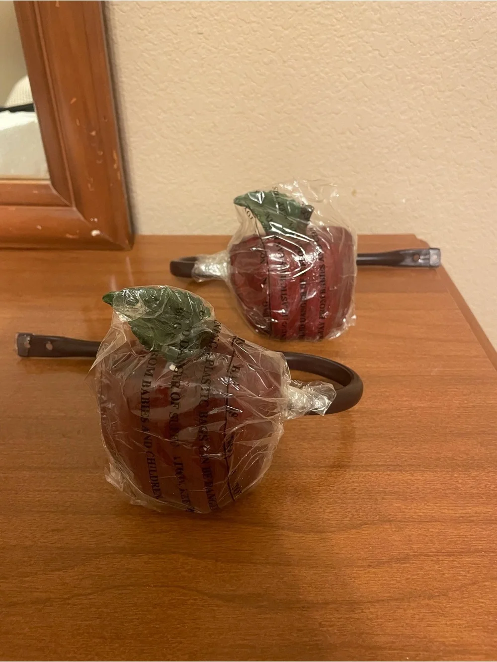 🍎 Decorative Apple Curtain Tie Backs – Set of 2